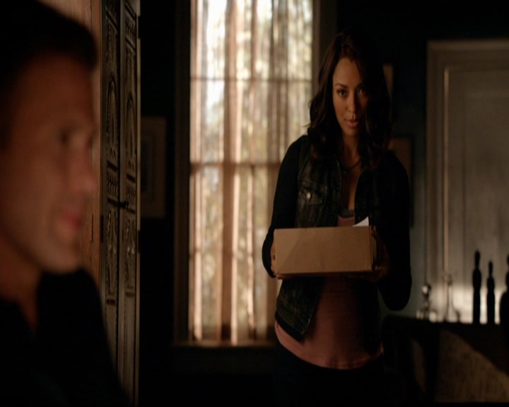 VampireDiariesWorld-dot-nl_7x05LiveThroughThis0121.jpg