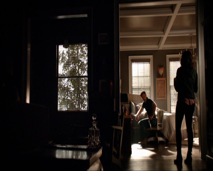 VampireDiariesWorld-dot-nl_7x05LiveThroughThis0122.jpg