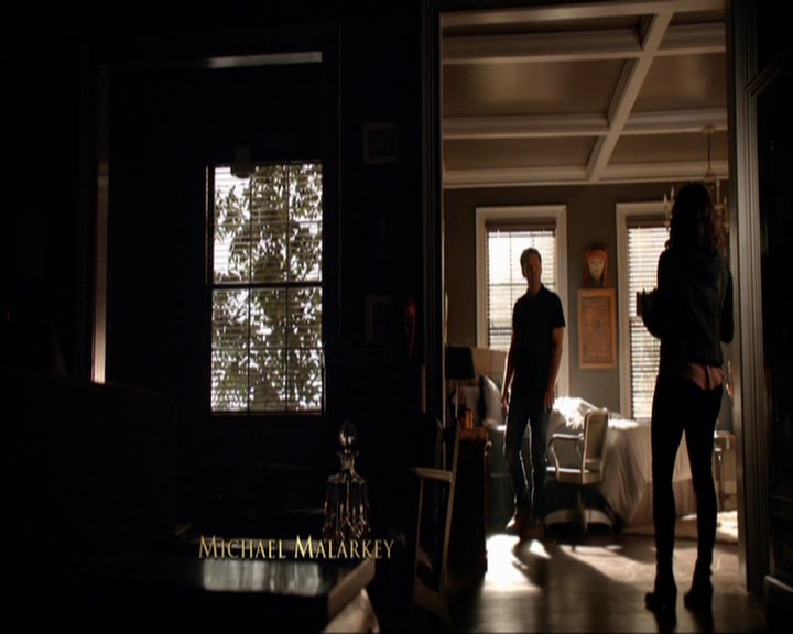 VampireDiariesWorld-dot-nl_7x05LiveThroughThis0123.jpg