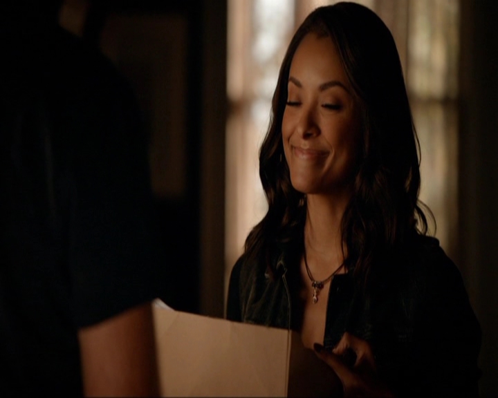 VampireDiariesWorld-dot-nl_7x05LiveThroughThis0129.jpg