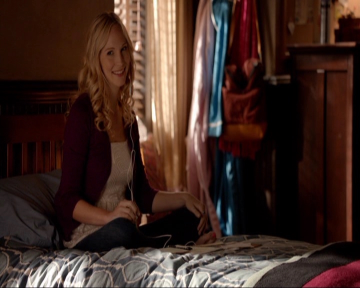 VampireDiariesWorld-dot-nl_7x05LiveThroughThis0568.jpg