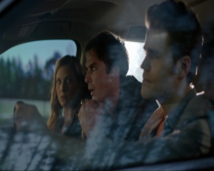 VampireDiariesWorld-dot-nl_7x05LiveThroughThis0576.jpg