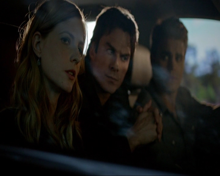 VampireDiariesWorld-dot-nl_7x05LiveThroughThis0590.jpg