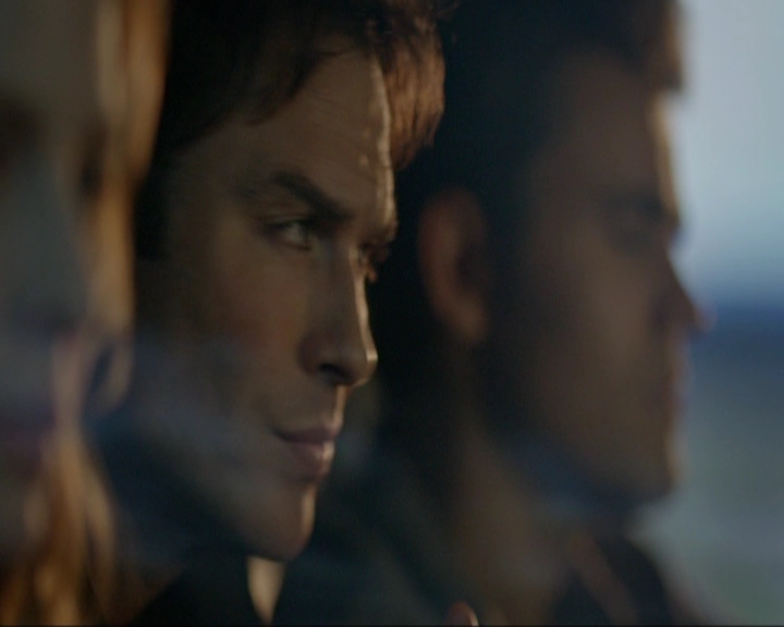 VampireDiariesWorld-dot-nl_7x05LiveThroughThis0595.jpg