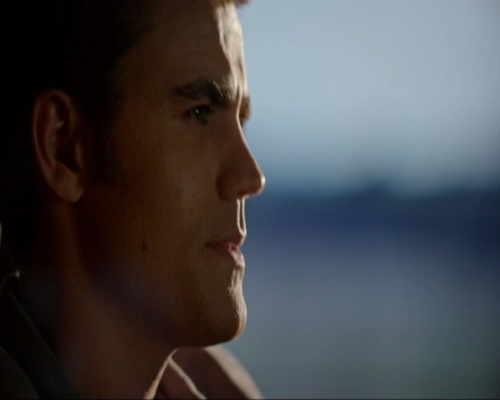 VampireDiariesWorld-dot-nl_7x05LiveThroughThis0620.jpg