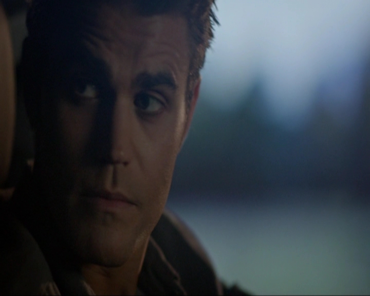 VampireDiariesWorld-dot-nl_7x05LiveThroughThis0629.jpg