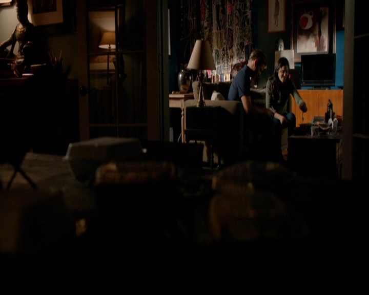 VampireDiariesWorld-dot-nl_7x05LiveThroughThis0704.jpg