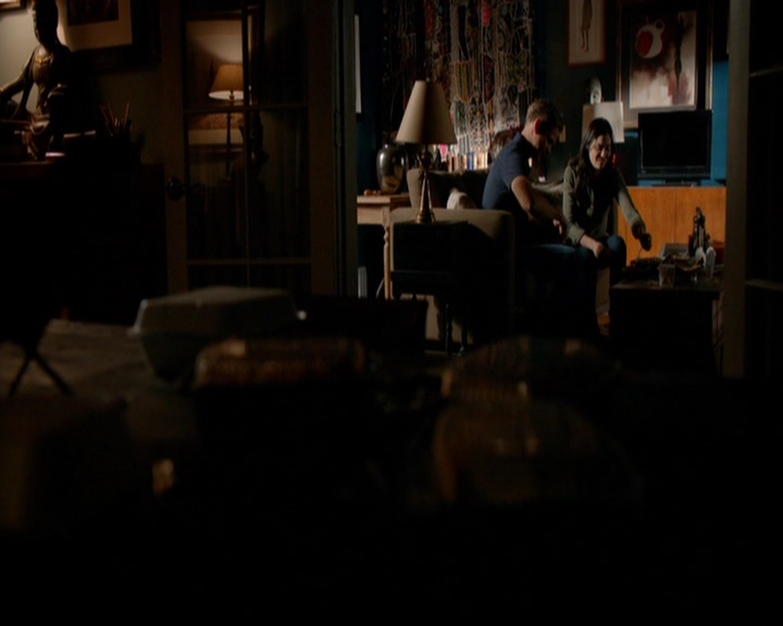 VampireDiariesWorld-dot-nl_7x05LiveThroughThis0705.jpg