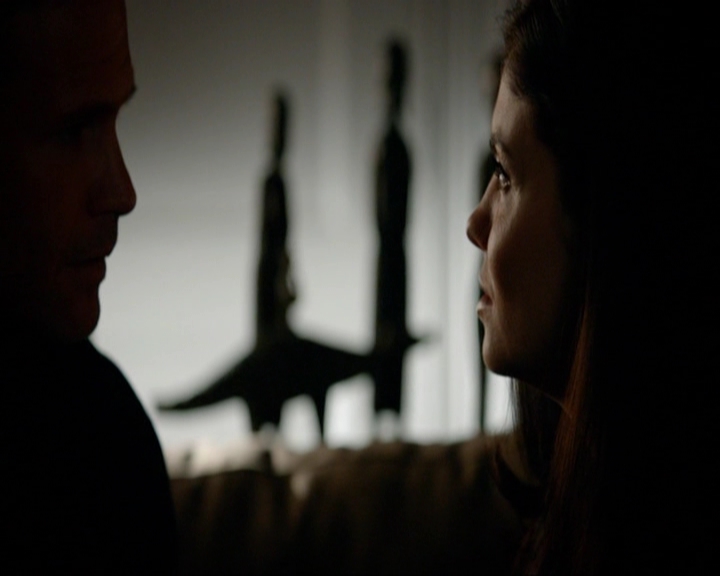 VampireDiariesWorld-dot-nl_7x05LiveThroughThis0718.jpg