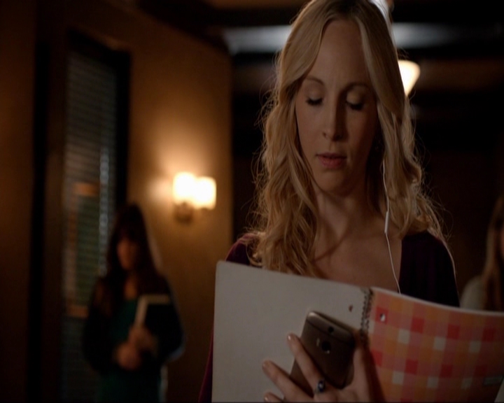 VampireDiariesWorld-dot-nl_7x05LiveThroughThis0744.jpg