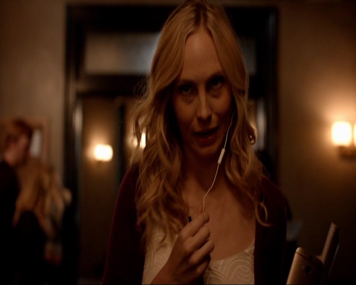 VampireDiariesWorld-dot-nl_7x05LiveThroughThis0767.jpg