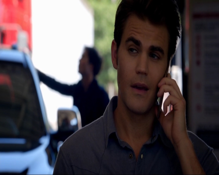 VampireDiariesWorld-dot-nl_7x05LiveThroughThis0779.jpg