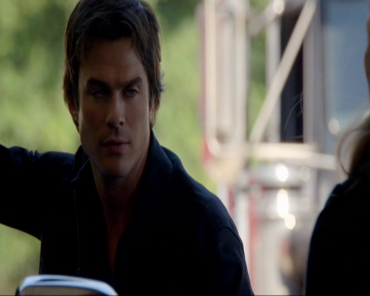 VampireDiariesWorld-dot-nl_7x05LiveThroughThis0800.jpg