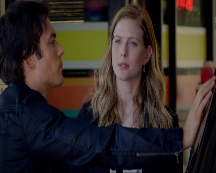 VampireDiariesWorld-dot-nl_7x05LiveThroughThis0802.jpg