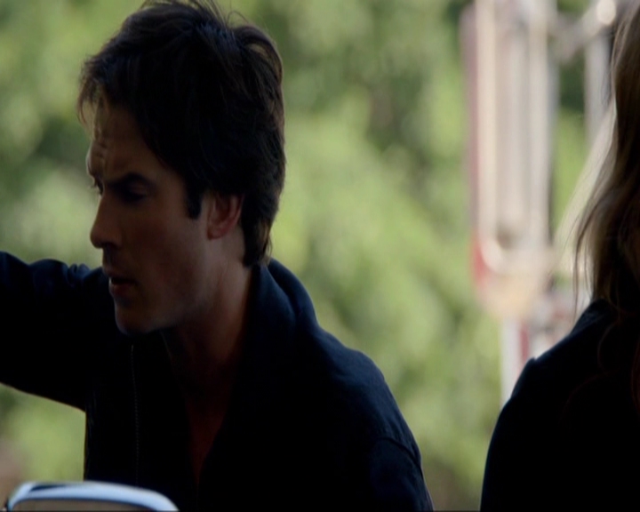 VampireDiariesWorld-dot-nl_7x05LiveThroughThis0805.jpg