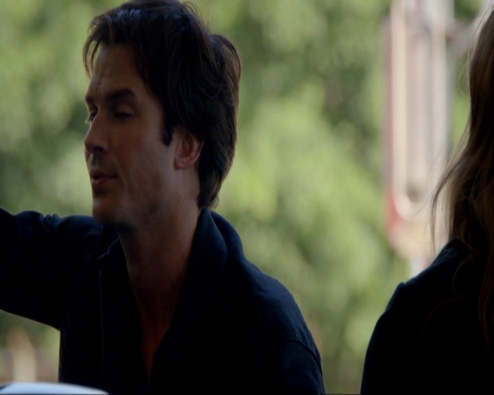 VampireDiariesWorld-dot-nl_7x05LiveThroughThis0806.jpg