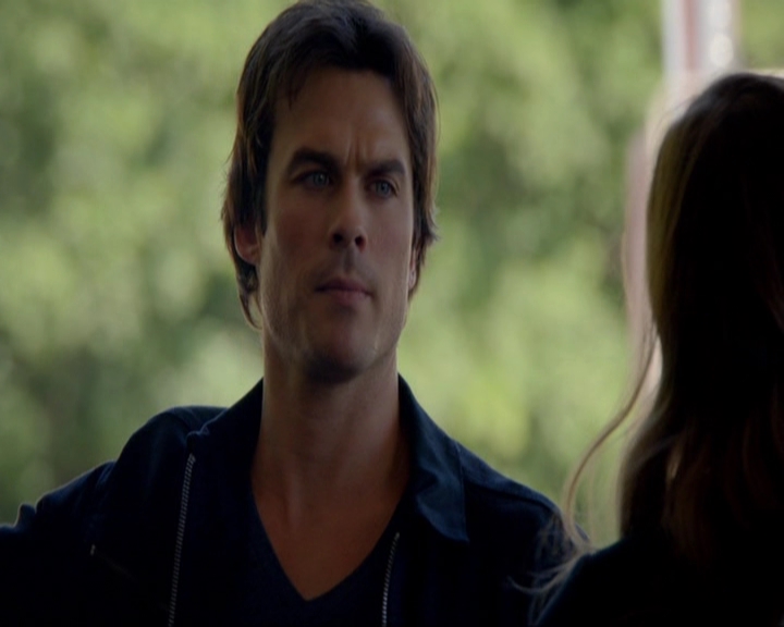 VampireDiariesWorld-dot-nl_7x05LiveThroughThis0813.jpg