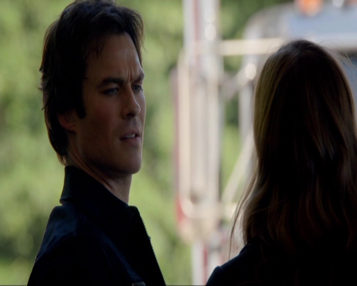 VampireDiariesWorld-dot-nl_7x05LiveThroughThis0819.jpg