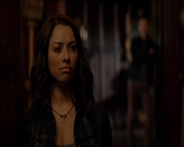 VampireDiariesWorld-dot-nl_7x05LiveThroughThis0832.jpg