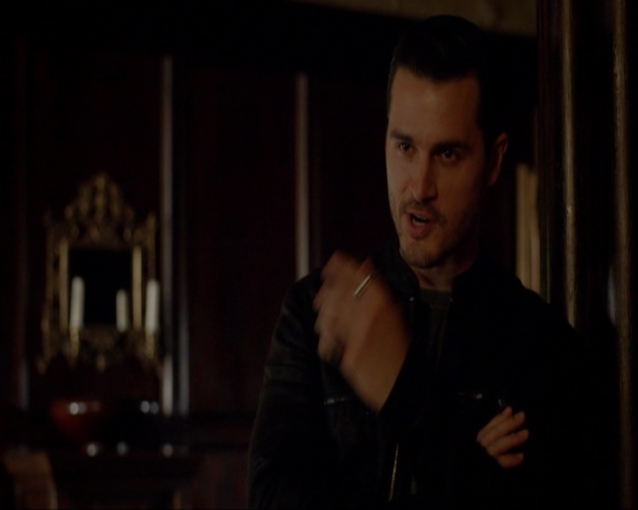 VampireDiariesWorld-dot-nl_7x05LiveThroughThis0838.jpg