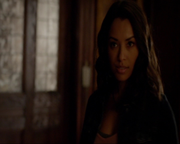 VampireDiariesWorld-dot-nl_7x05LiveThroughThis0846.jpg