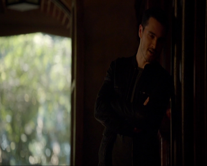 VampireDiariesWorld-dot-nl_7x05LiveThroughThis0847.jpg