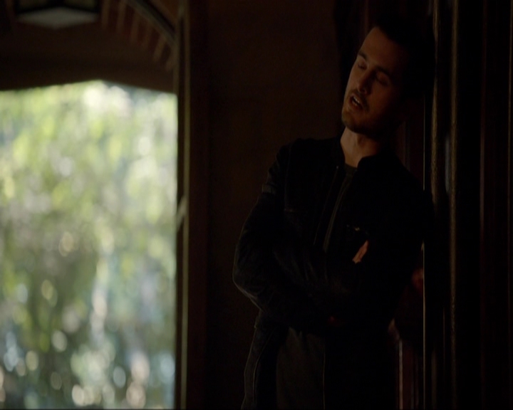 VampireDiariesWorld-dot-nl_7x05LiveThroughThis0848.jpg