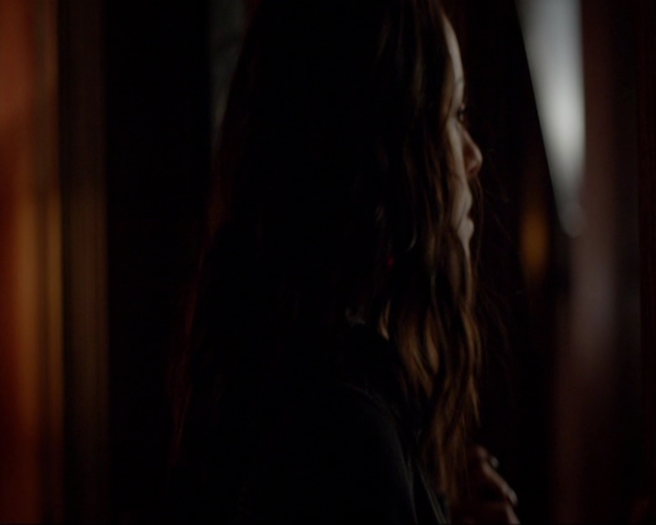 VampireDiariesWorld-dot-nl_7x05LiveThroughThis0850.jpg