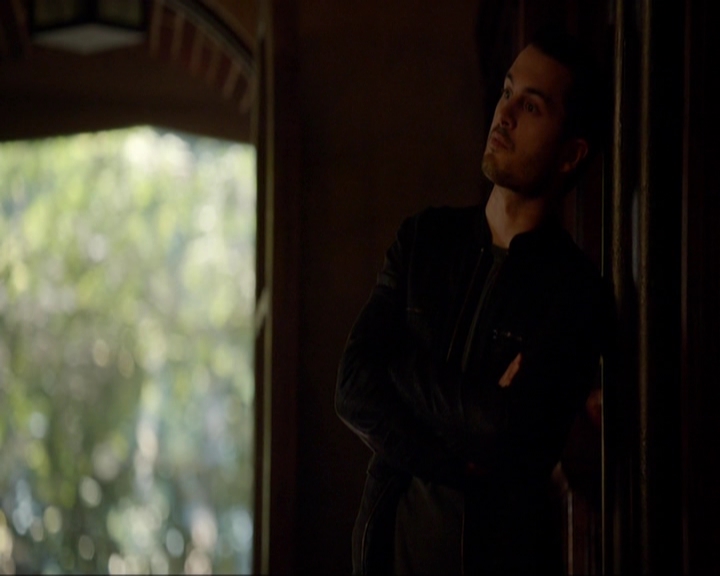 VampireDiariesWorld-dot-nl_7x05LiveThroughThis0853.jpg