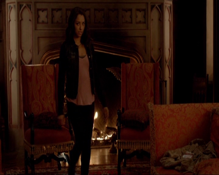 VampireDiariesWorld-dot-nl_7x05LiveThroughThis0855.jpg