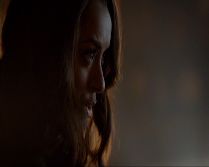 VampireDiariesWorld-dot-nl_7x05LiveThroughThis0918.jpg