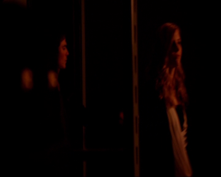 VampireDiariesWorld-dot-nl_7x05LiveThroughThis0975.jpg