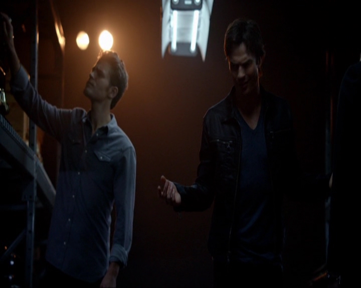 VampireDiariesWorld-dot-nl_7x05LiveThroughThis1002.jpg