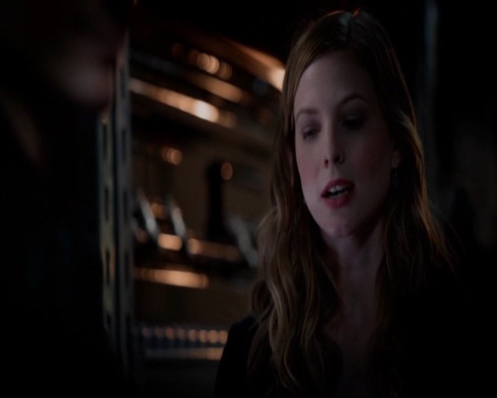 VampireDiariesWorld-dot-nl_7x05LiveThroughThis1003.jpg