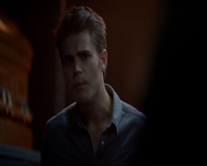 VampireDiariesWorld-dot-nl_7x05LiveThroughThis1016.jpg