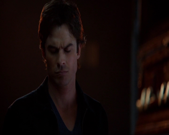 VampireDiariesWorld-dot-nl_7x05LiveThroughThis1027.jpg