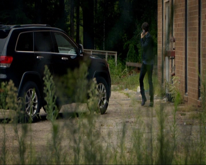 VampireDiariesWorld-dot-nl_7x05LiveThroughThis1035.jpg