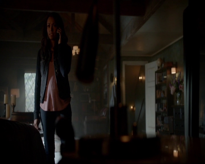 VampireDiariesWorld-dot-nl_7x05LiveThroughThis1048.jpg