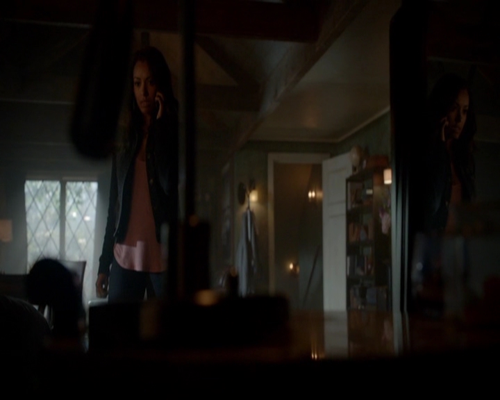 VampireDiariesWorld-dot-nl_7x05LiveThroughThis1053.jpg