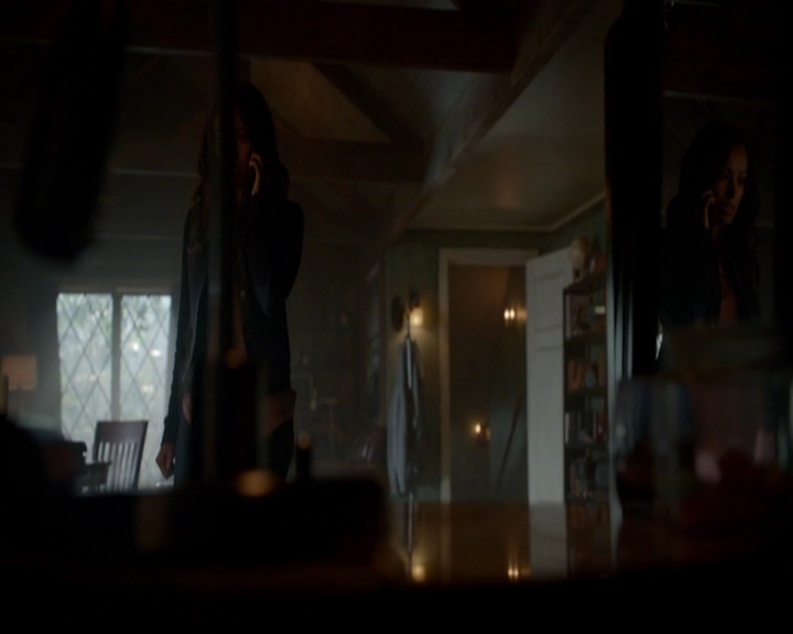 VampireDiariesWorld-dot-nl_7x05LiveThroughThis1054.jpg