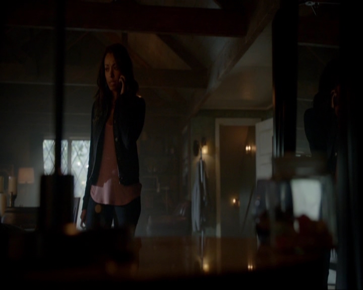 VampireDiariesWorld-dot-nl_7x05LiveThroughThis1059.jpg