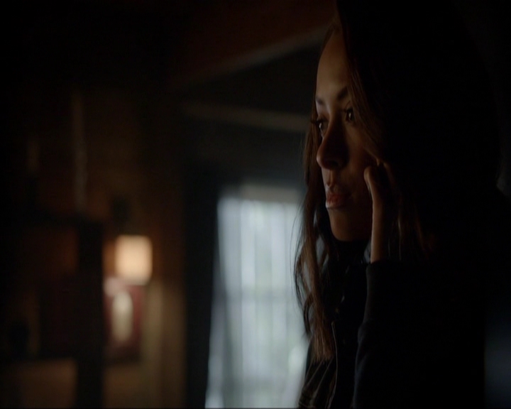 VampireDiariesWorld-dot-nl_7x05LiveThroughThis1060.jpg