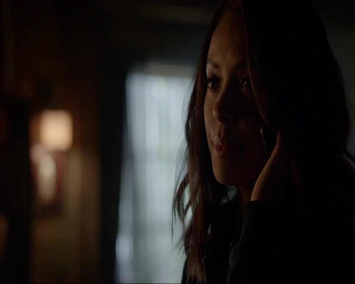 VampireDiariesWorld-dot-nl_7x05LiveThroughThis1086.jpg