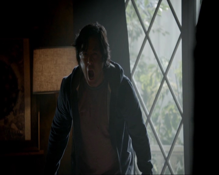 VampireDiariesWorld-dot-nl_7x05LiveThroughThis1132.jpg