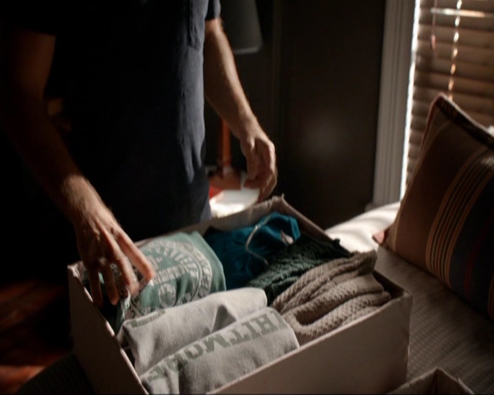 VampireDiariesWorld-dot-nl_7x05LiveThroughThis1148.jpg