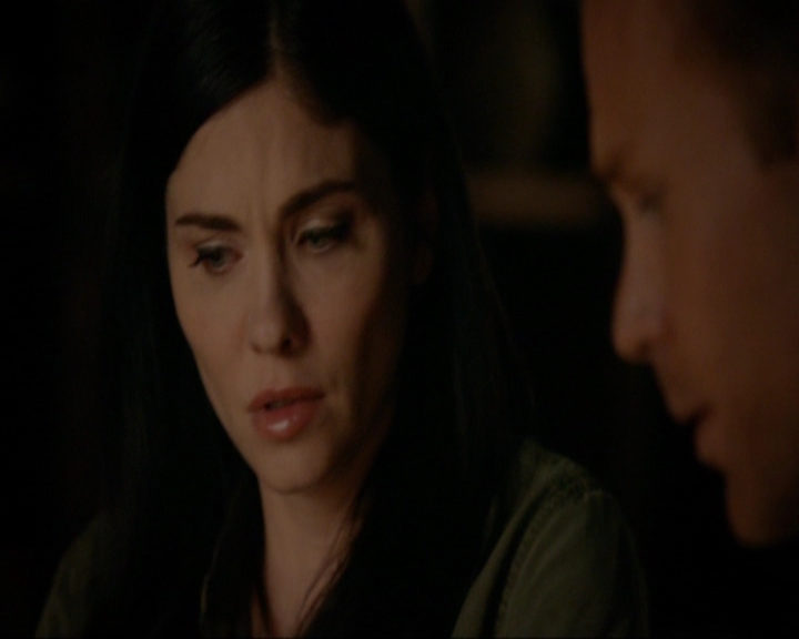 VampireDiariesWorld-dot-nl_7x05LiveThroughThis1184.jpg