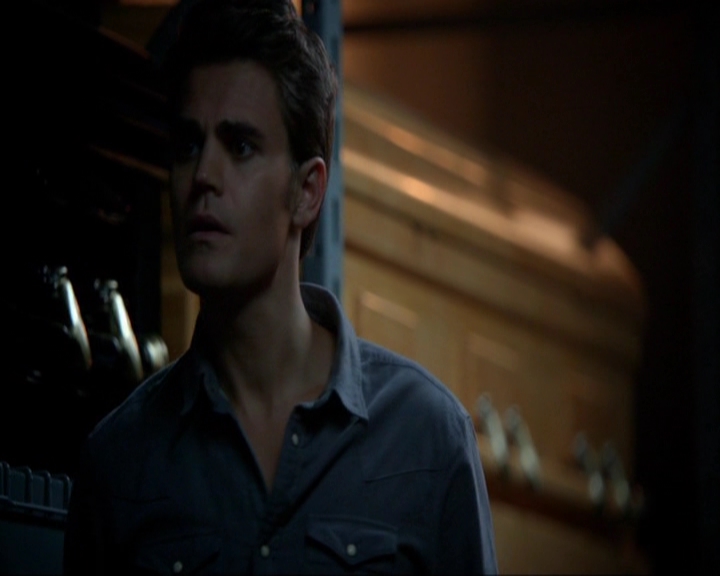 VampireDiariesWorld-dot-nl_7x05LiveThroughThis1245.jpg