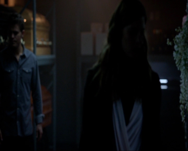 VampireDiariesWorld-dot-nl_7x05LiveThroughThis1260.jpg