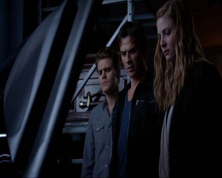 VampireDiariesWorld-dot-nl_7x05LiveThroughThis1294.jpg