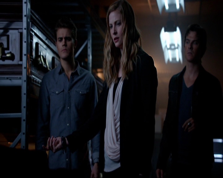 VampireDiariesWorld-dot-nl_7x05LiveThroughThis1312.jpg